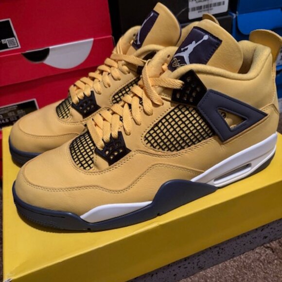 Jordan 4 Lightning - Picture 1 of 5